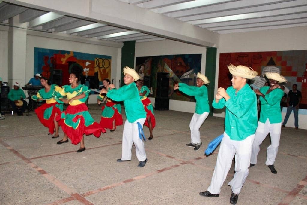 Ballet Folklórico UCE cumple 37 años