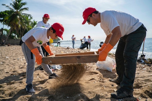 Bancamérica se une al Día Mundial de Limpieza de Playas