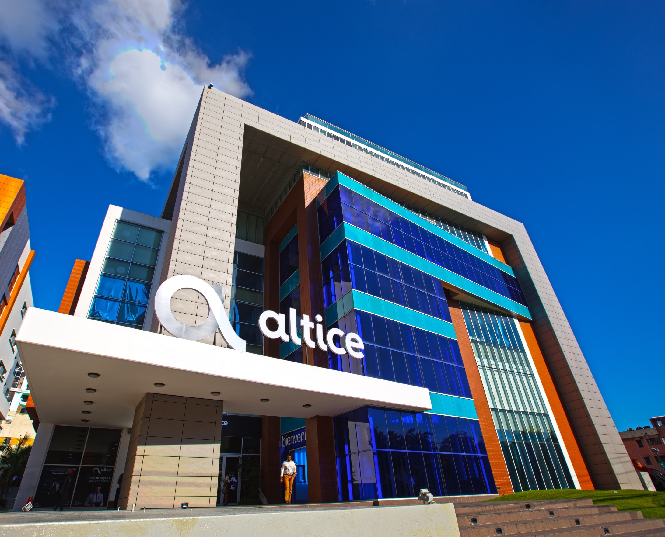 Altice Europe confirma venta de Torres de Antenas en la República Dominicana.