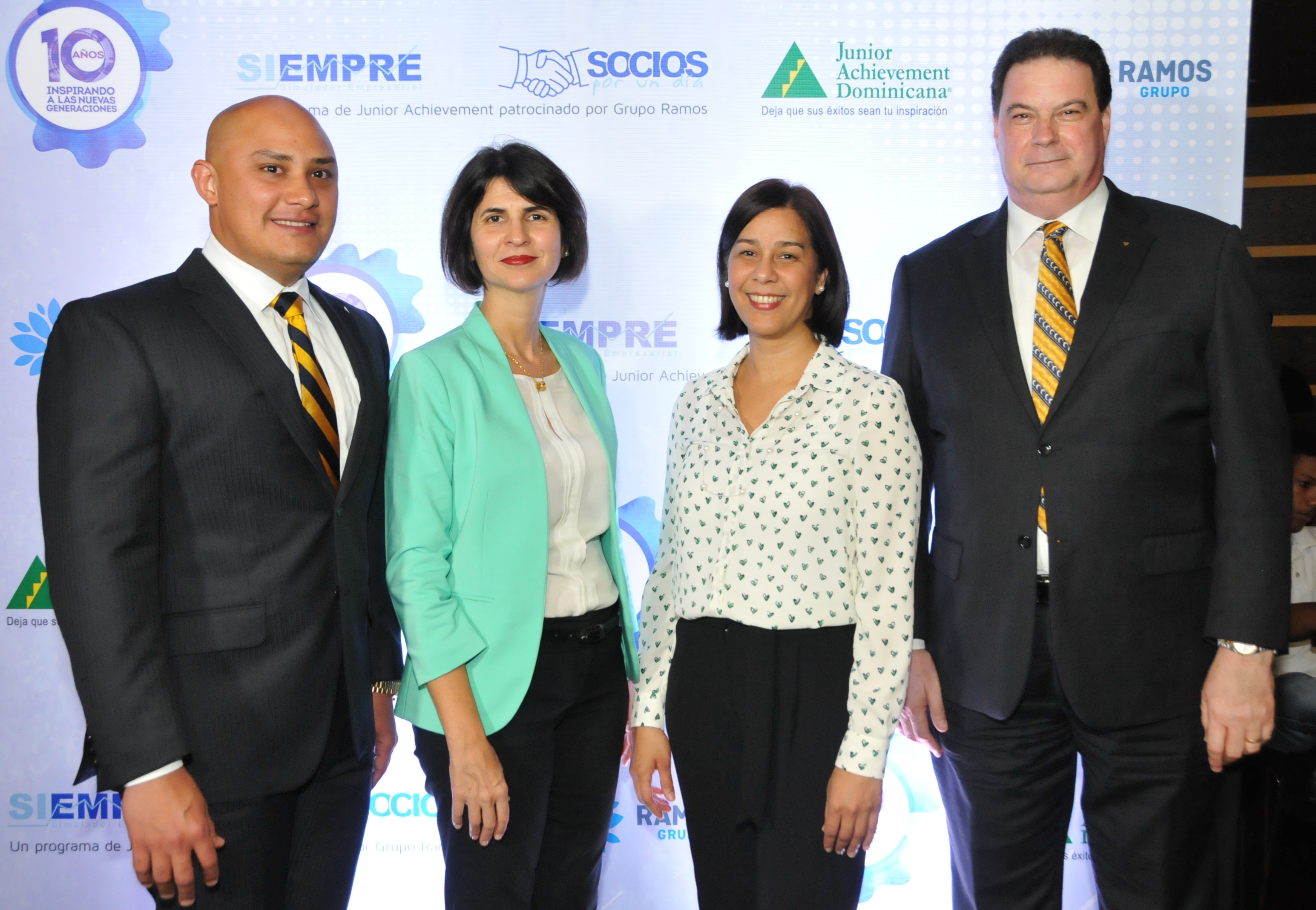 Grupo Ramos y Junior Achievement presentan programas educativos para jóvenes