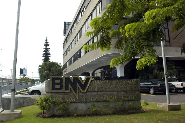 BNV prestó RD$96 millones a Eduardo Antún, hermano de Quique, para ampliar empresa de harina