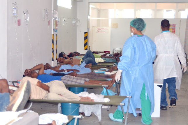 “El sistema de salud en la República Dominicana se encuentra en cuidados intensivos