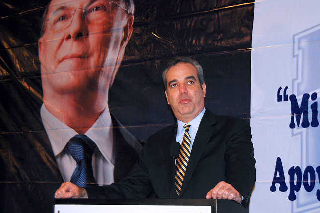 Luis Abinader parece el ganador de la convención del PRM, Hipólito le daría apoyo