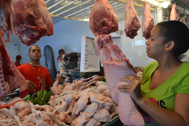 EEUU estudia levantar parcialmente veda productos dominicanos, según embajada