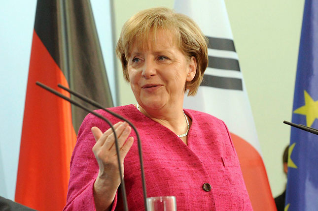 Merkel aboga por hacer global el mercado europeo de certificaciones emisiones de CO2