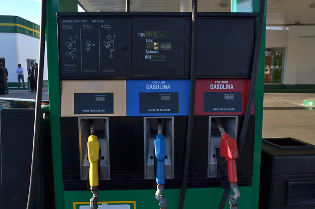Gasolinas sin cambio de precios, otros combustibles bajarán