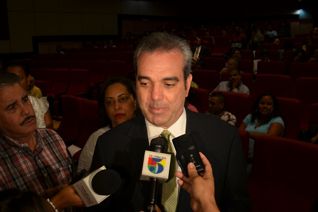 Abinader afirma compra grado a grado de aviones Tucano agrava responsabilidad del Estado