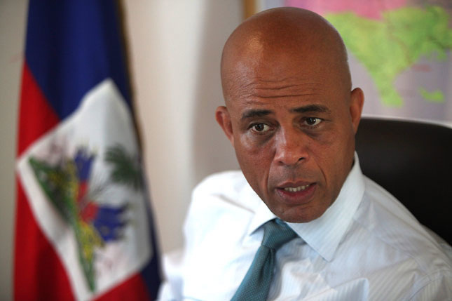 Ministros haitianos renuncian indignados por insulto de Martelly a mujer