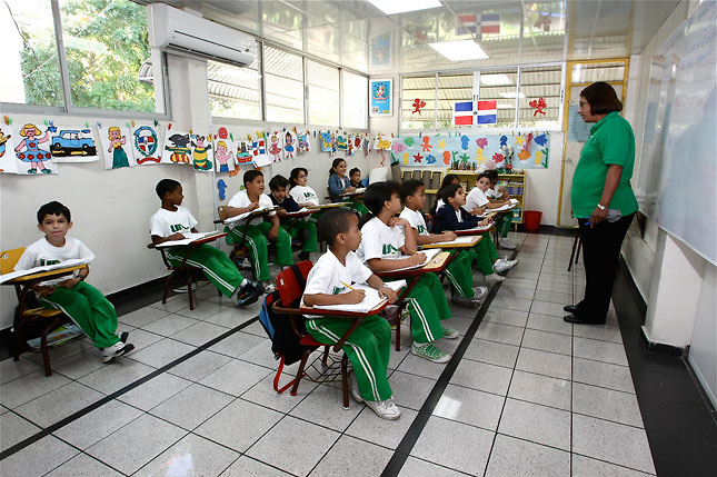 Educación Espejo llama a maestros mostrar hechos sociales que ocurren en el país