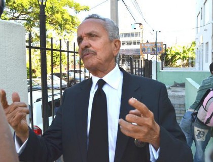 Familia de Claudio Caamaño demanda centros de salud por RD$ 100 millones