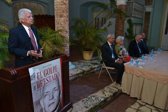 Guerrero en Academia de la Historia: El legado de Bosch se honra con ética, no con su nombre en calles, plazas y hospitales