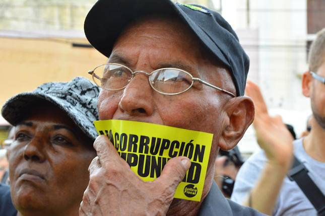 ¡Los corruptos a la cárcel! clama campaña dominicana contra la impunidad