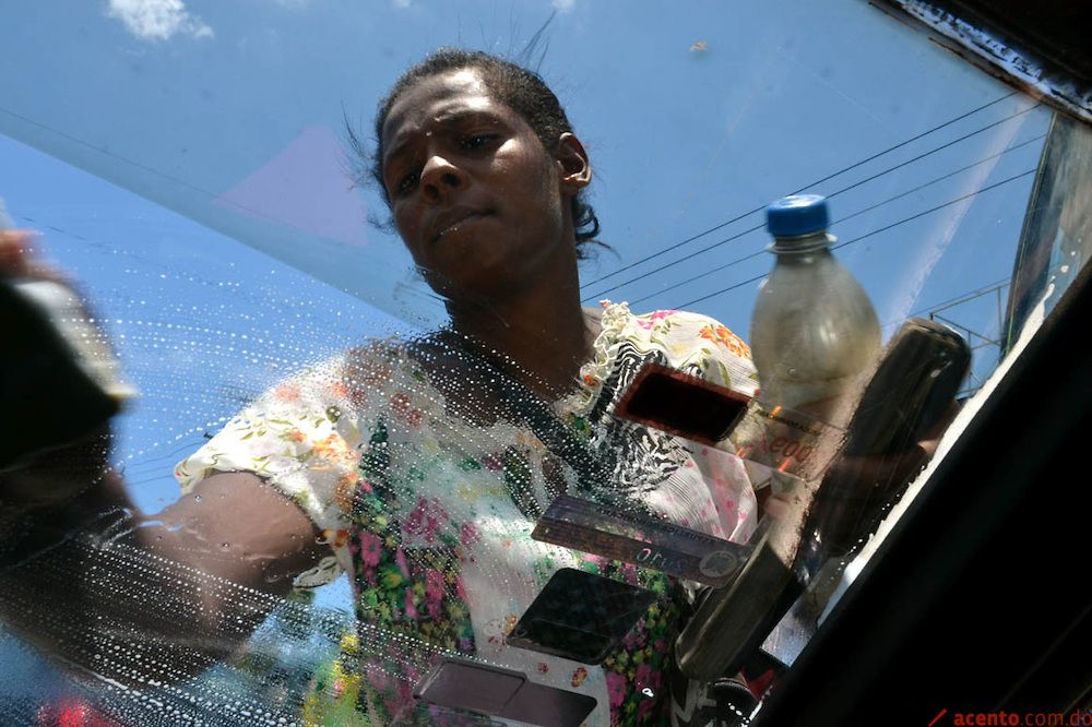 “Para no prostituirme limpio vidrios en las calles” (una ciudadana que paga impuestos)