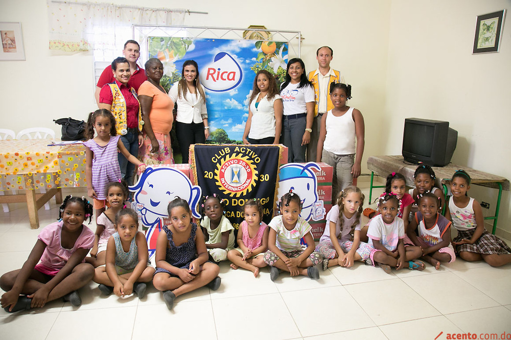 Grupo Rica realiza donación de leche a Club Activo 20-30: Centro de Nutrición Niño Jesús