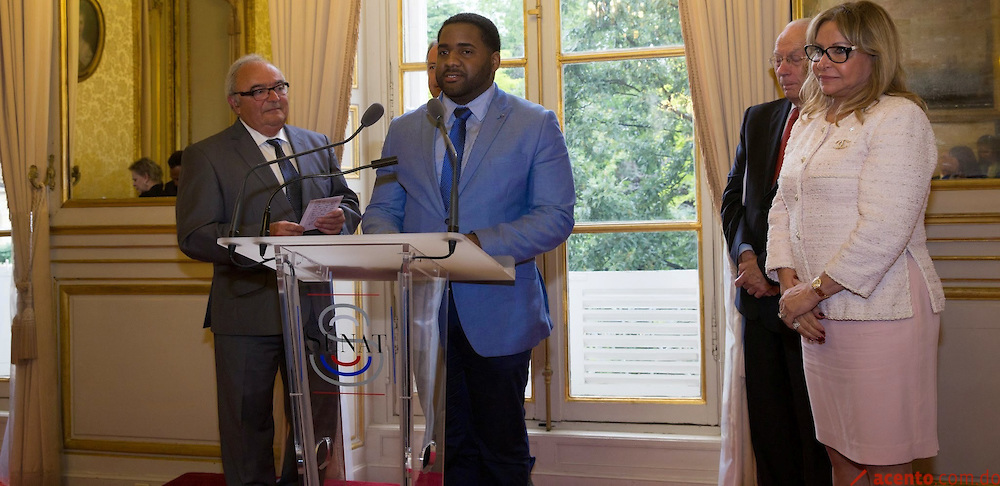 Senado francés reconoce a creador de la primera radio web dominicana en Francia