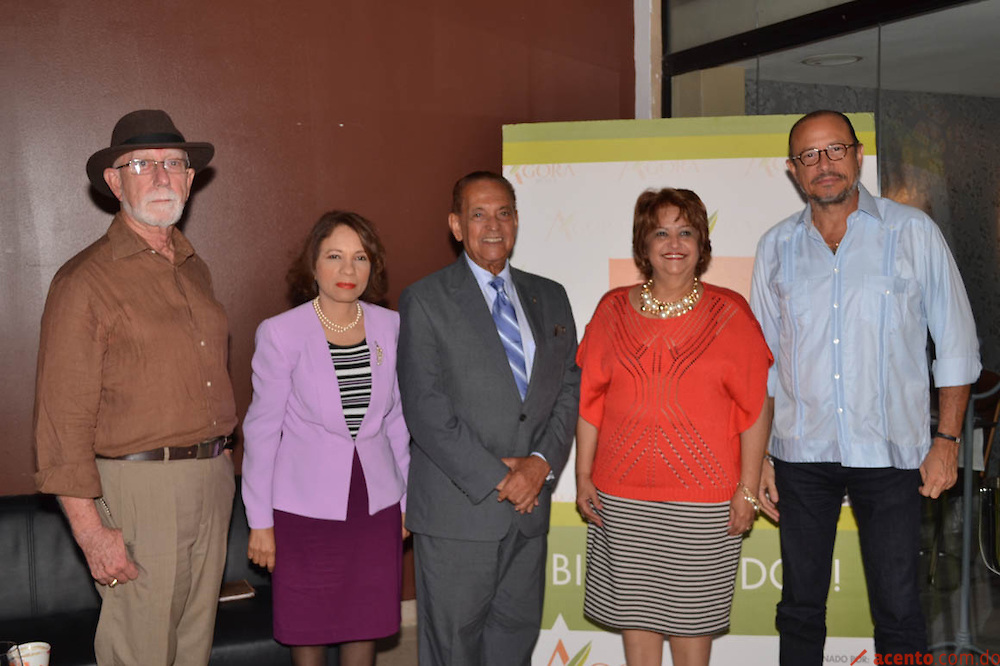 Ágora Mall  llevó a cabo su “Café Literario”  con Franklin Domínguez