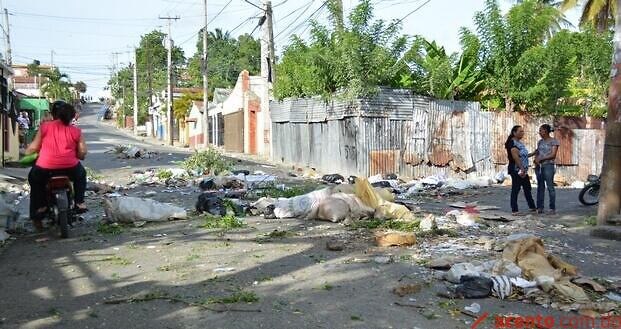 Obrero sufre quemaduras al intentar apagar neumático en huelga de San Francisco de Macorís