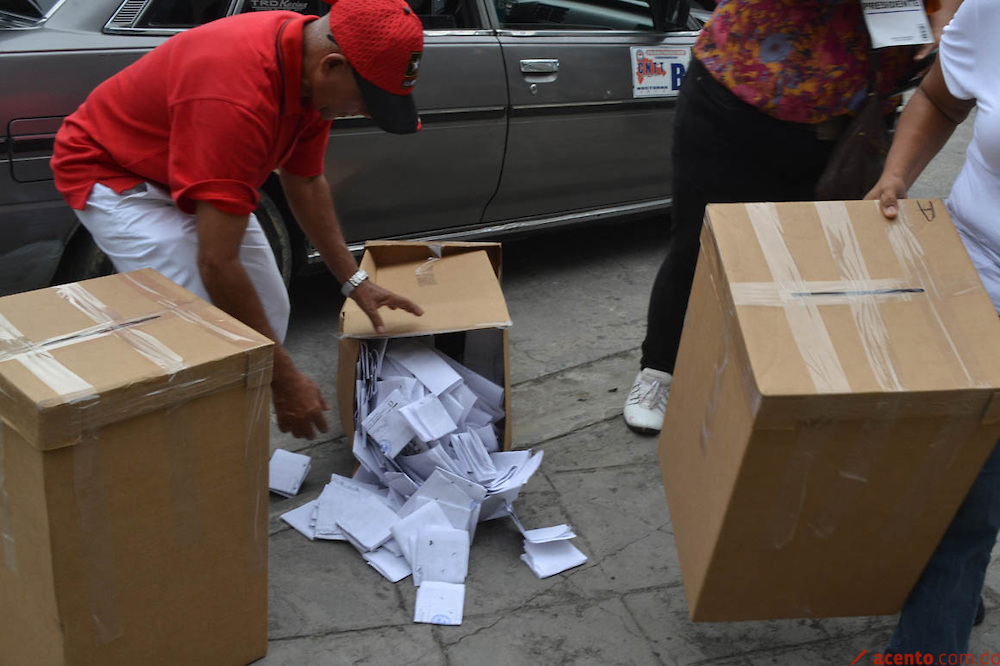 Miguelistas de Stgo: todo estuvo bien; los de Guido: nunca fue así