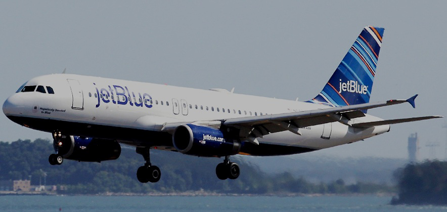 EEUU investiga incendio de avión de Jet Blue en Puerto Rico