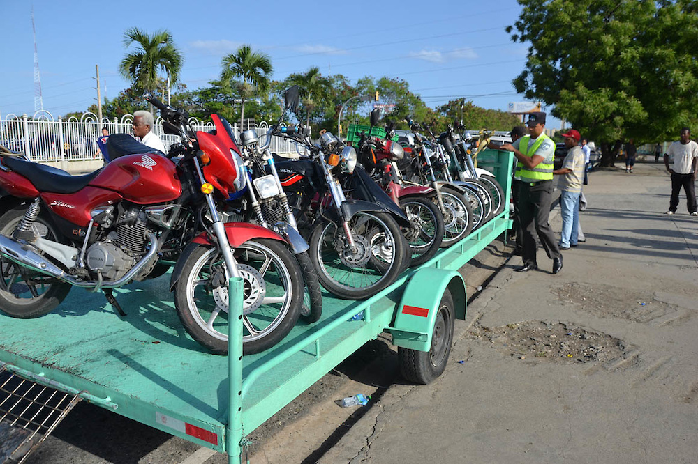 AMET y PN desarticulan grupos se dedicaban a organizar carreras ilegales de motociclistas