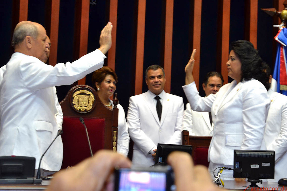 Cristina Lizardo asume presidencia del Senado: reitera compromiso con la mujer