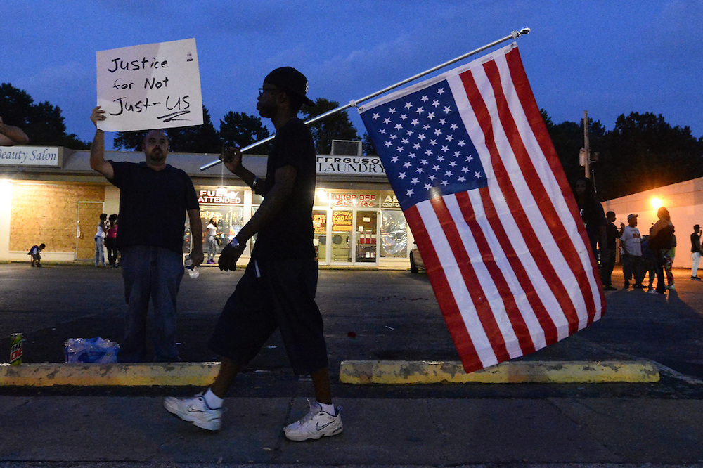 Manifestantes bloquean interestatal I-95  por muertes de afroamericanos y exigen justicia