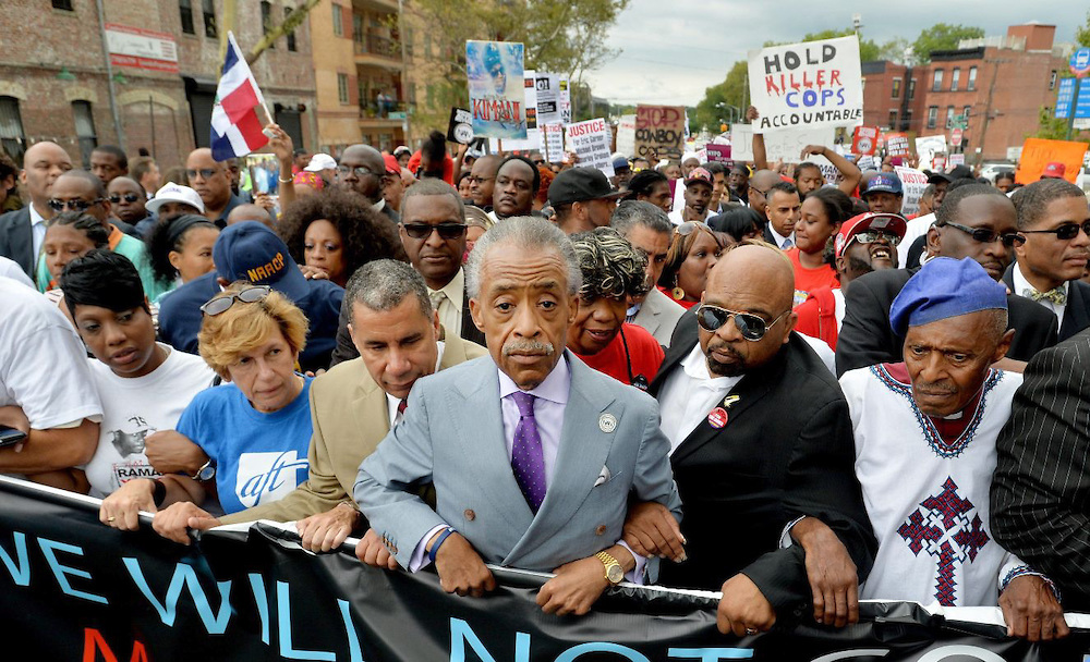 Miles de personas en Estados Unidos protestan contra la brutalidad policial