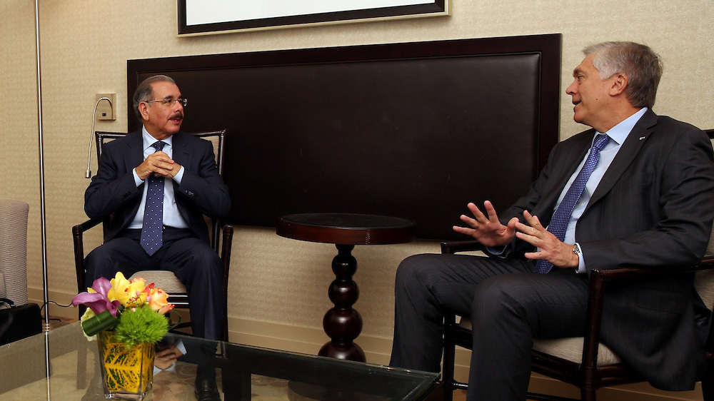 Danilo se reúne en EEUU con presidente de AES Corporation