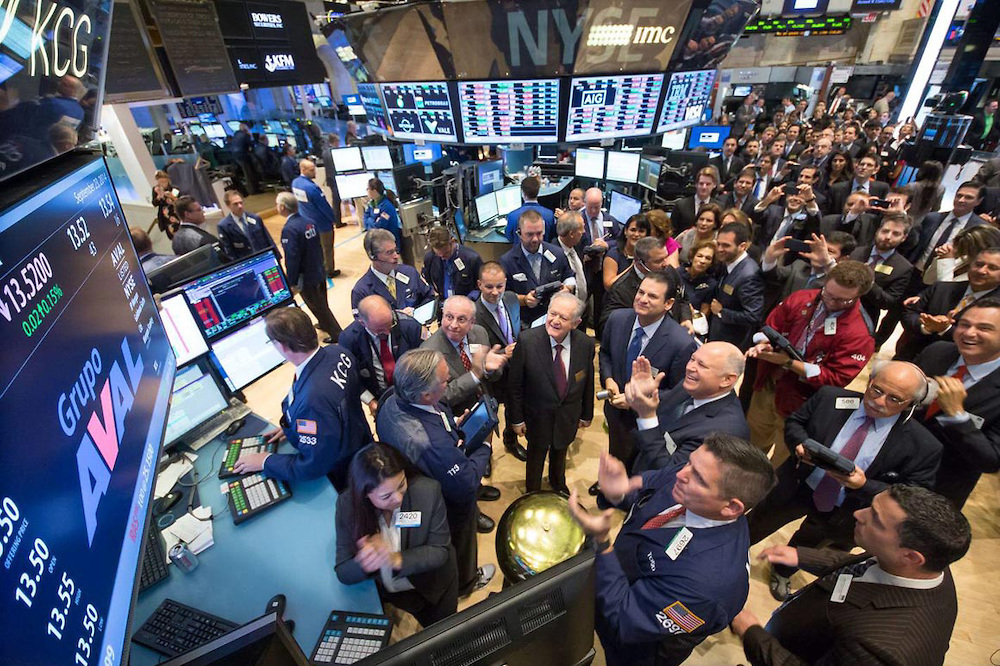 Wall Street cierra un día flojo, un mes malo y un trimestre de ganancias