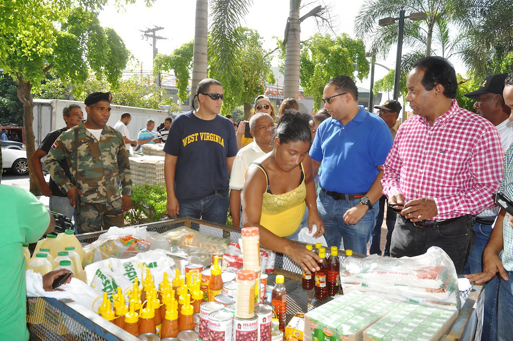 INESPRE opera mercados económicos simultáneos en Los Mina y San Carlos