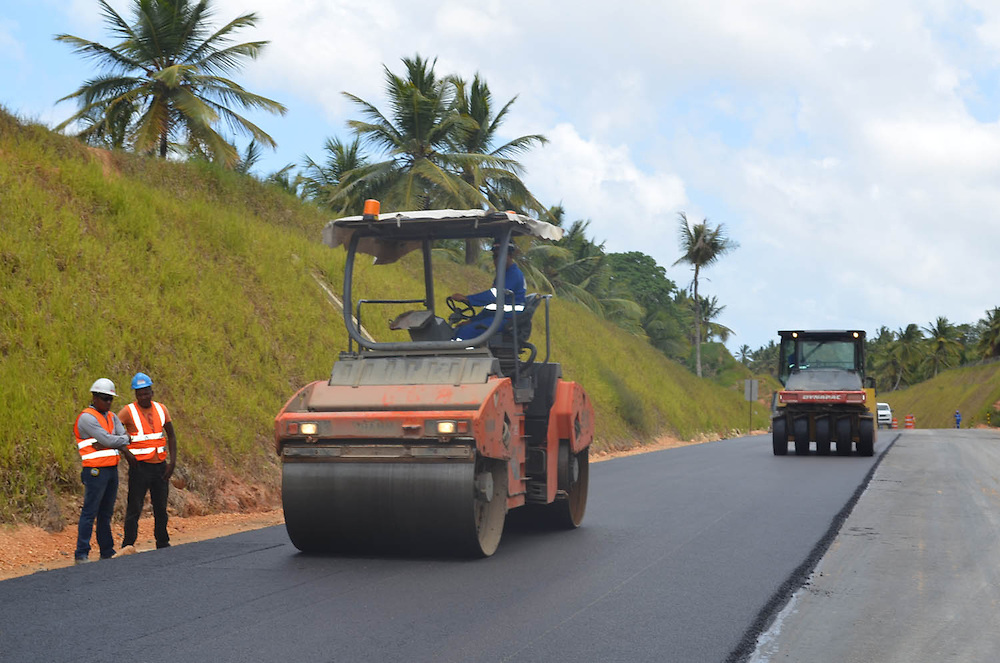 MOPC avanza trabajos segunda etapa de la carretera Uvero Alto-Miches