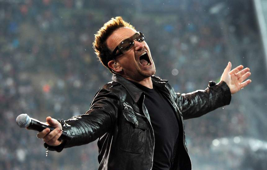 El rockero Bono sufre un accidente en bicicleta y obliga a U2 a cancelar presentación