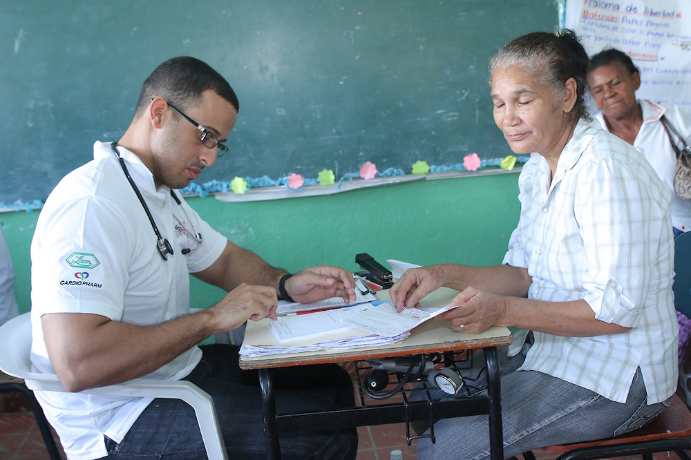 Comunidad de Cotuí recibe atenciones de Ruta de Salud Cardiovascular