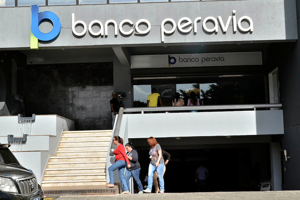 Colegio de Notarios defiende miembro involucrado en expediente del Banco Peravia