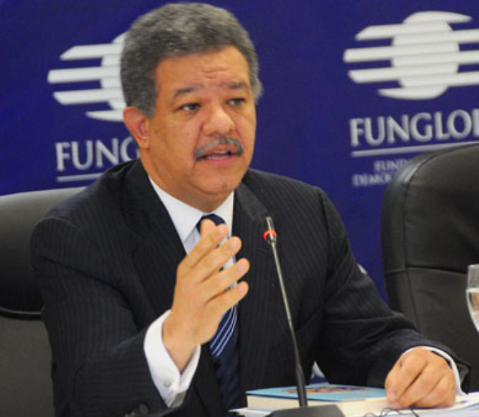 Leonel logra apoyo a precandidatura presidencial, destaca EFE