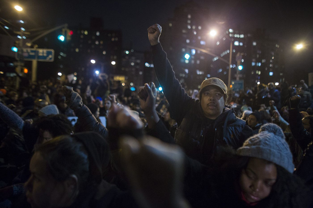 Se expanden protestas por caso de negros asesinados por policías en EEUU
