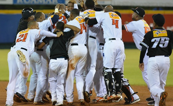 ¡San Francisco de Macorís es una fiesta, Gigantes Campeones!