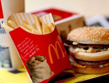Bajan en un 5 % los beneficios netos anuales de McDonald’s