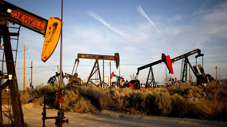 Crudo WTI sube un 1,95 % y cierra en US$59,47 el barril