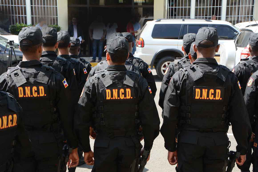 DNCD apresa dos  mulas con heroína y cocaína
