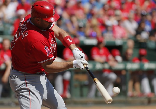 Adrian Beltré y Albert Pujols terminan encendidos; Cueto gana