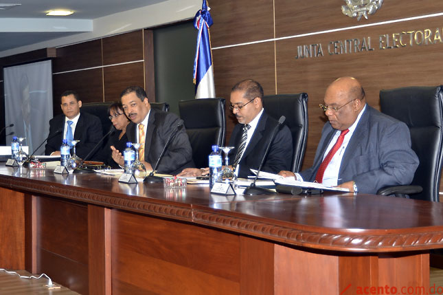 Cámara de Diputados elige comisión analizará conflicto en la JCE