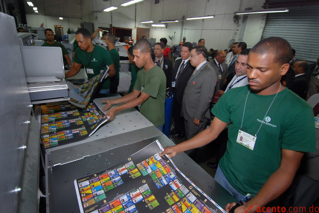 Presidente de la JCE supervisa trabajos de impresión de las boletas