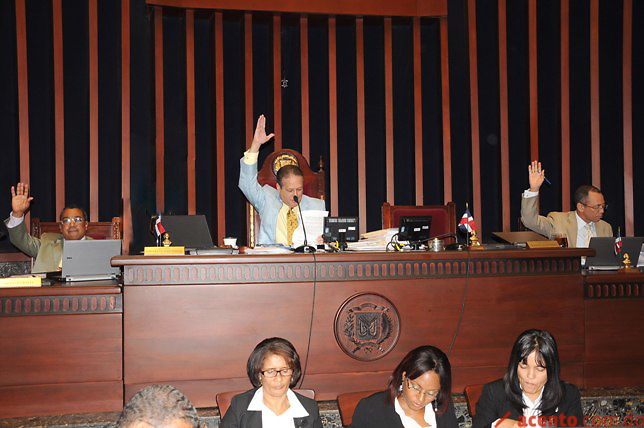 Senado envía a comisión bicameral proyecto de Presupuesto Complementario