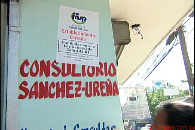 Después de reportaje de Alicia Ortega, autoridades cierran clínicas no reguladas