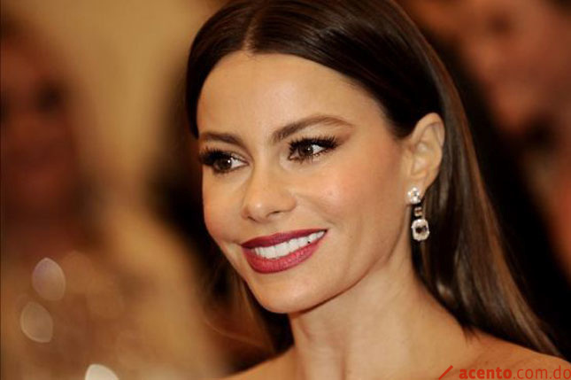 Sofía Vergara y el elenco de 
