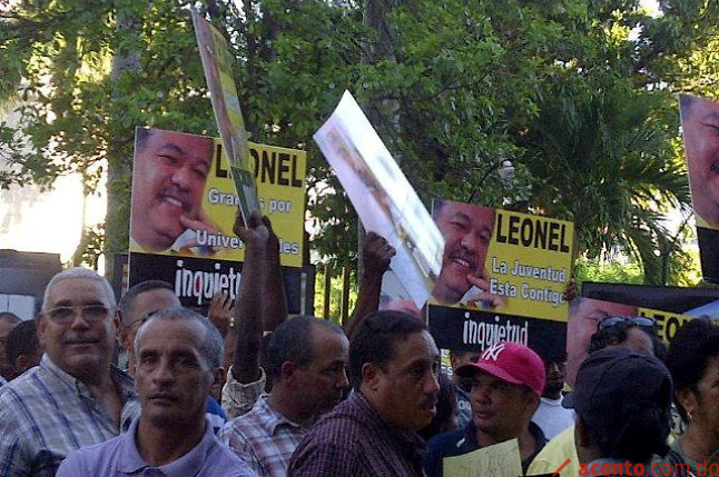 Comité Político en pleno, menos Danilo, en mitin en apoyo a Leonel