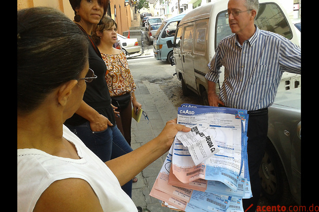 Familias de Zona Colonial no reciben agua desde hace siete meses