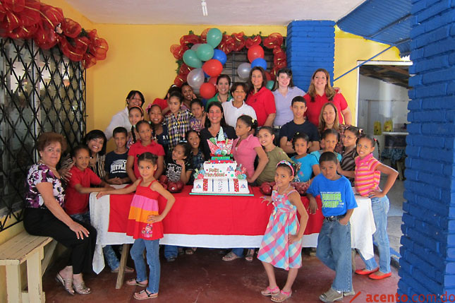 American Airlines celebra con niños del Orfanato Inmaculada Concepción