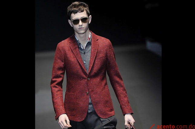 Gucci, fiel a la elegancia masculina, y Emporio Armani, desenfado deportivo